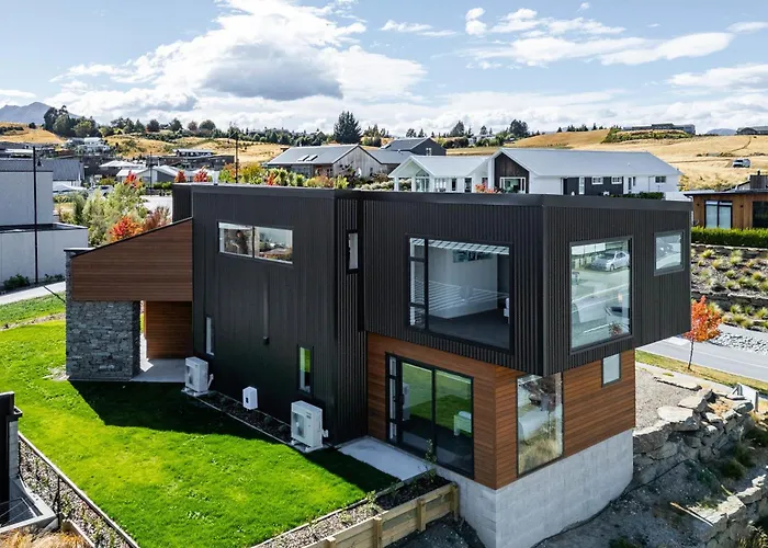 Grand Alpine Vista Escape Holiday home *